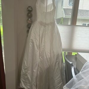 Demetrios wedding down size 8